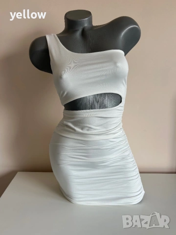 Бяла къса рокля 