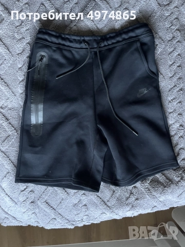 Продавам оригинални къси Nike tech гащи