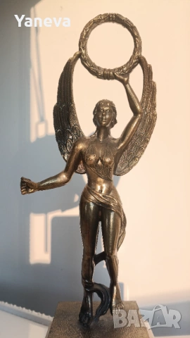 Бронзова скулптура с мраморен постамент на Виктория , богиня на победата , снимка 2 - Статуетки - 53977117