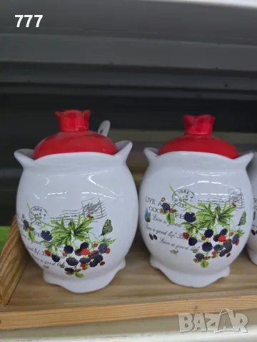 бурканчета за подправки 