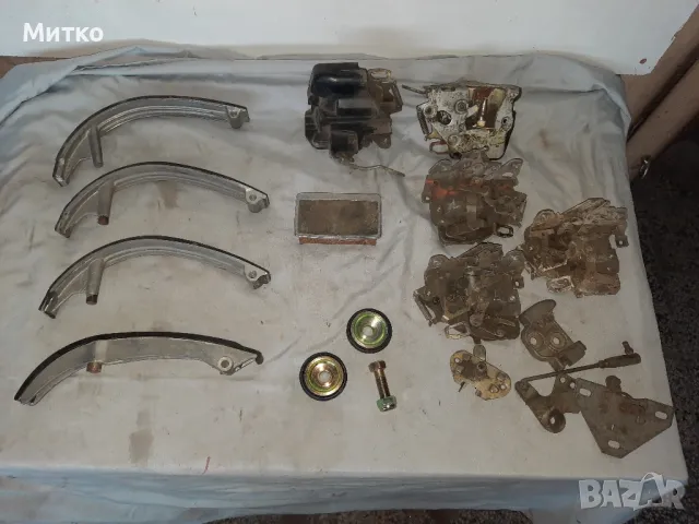 Кутия за въздушен филтър и други части за Мерцедес W123 Mercedes Benz W123 , снимка 5 - Части - 48730592