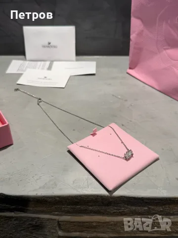 ЧИСТО НОВО 100% оригинално Swarovski дамско колие, снимка 5 - Колиета, медальони, синджири - 56181374