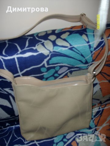 Продавам чисто нова бежова чанта, снимка 3 - Чанти - 18319337