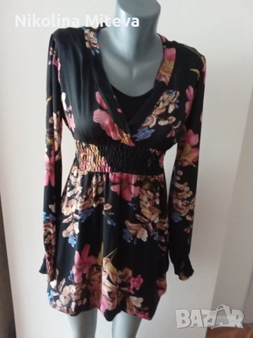 Черна копринена рокля на цветя