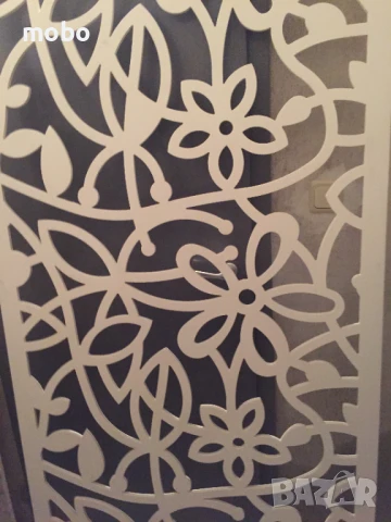 Декоративна решетка  от натурален МДФ с  размери: ширина -95см, височина - 217см, дебелина 1,3 см. 