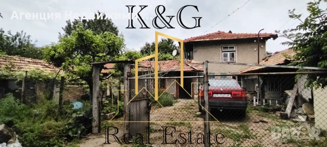 Двуетажна тухлена на гредоред къща в с. Пороище 