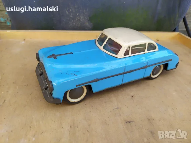 Ретро ламаринена кола/играчка