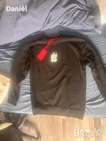 Дрехи Hugo Boss, Moncler и Dsquared2. , снимка 3 - Блузи - 56441988