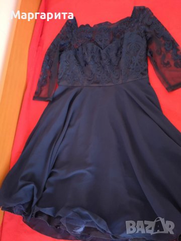 Елегантна тъмносиня рокля с бродерия Chi Chi London Curve