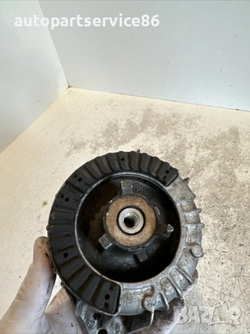 Конзола/подпора на двигател за Mercedes W212 2.2 CDI (2012) A2122406417 , снимка 2 - Части - 54150013