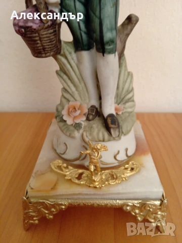 Порцеланова статуетка Capodimonte, снимка 3 - Статуетки - 50485751