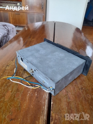 Стар автомобилен радиокасетофон Sanyo, снимка 3 - Антикварни и старинни предмети - 51810602