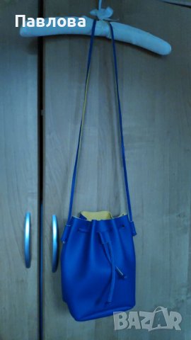 Нова чанта синя с жълта вътрешност , снимка 2 - Чанти - 37075384