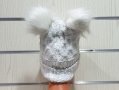 Нова зимна бяла дамска шапка с 2 помпона/пуха, снимка 4