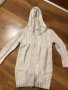 Бяла жилетка , снимка 1 - Детски пуловери и жилетки - 38819389