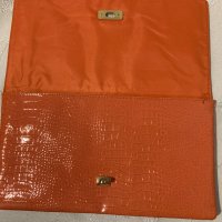 Дамска чанта H&M оранжева / Чанта клъч H&M/ оранжева чантичка H&M, еко кожа, златиста закопчалка, снимка 4 - Чанти - 38899896