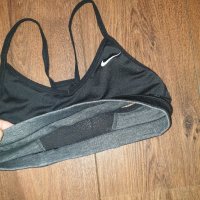  Nike бюстие двулицено, снимка 3 - Корсети, бюстиета, топове - 28906903