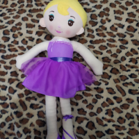 Голяма мека кукла балерина DOLL BLONDE ZEEMAN PURPLE DRESS DANCER 42 CM, снимка 9 - Кукли - 44559141