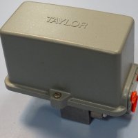 Трансмитер Taylor Pneumatic Transmitter 333TF00221, снимка 1 - Резервни части за машини - 35137048