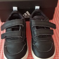 Детски маратонки Adidas 22 номер (13см.), снимка 1 - Детски маратонки - 42229326