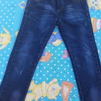 Детски дънки 4 г., снимка 1 - Детски панталони и дънки - 42830143