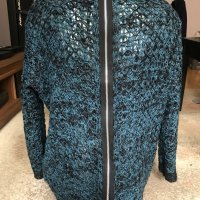 Тюркоазено-черен пуловер, снимка 4 - Блузи с дълъг ръкав и пуловери - 40546865