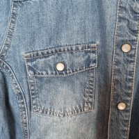 Дънкова риза S/M размер Gina Tricot вталена синя джобове ежедневна , снимка 7 - Ризи - 38432756