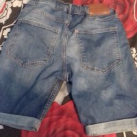 Къси дънкови панталони Н&М, 164 ръст и риза  подарък, снимка 2 - Детски къси панталони - 29529556
