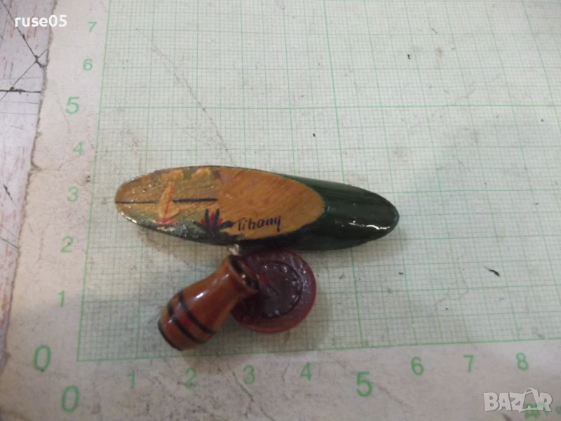 Значка стара дървена, снимка 1