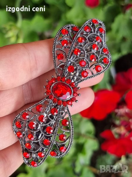 Луксозна шнола  с метален механизъм с червени кристали , снимка 1