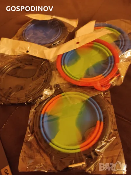 Сгъваема купичка за вода за кучета с карабинер, снимка 1