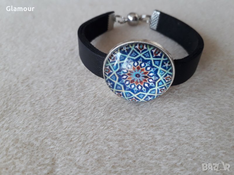 Кожена гривна с цветен кабошон., снимка 1