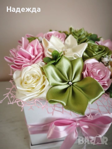 Сатенени цветя в кутия , снимка 3 - Декорация за дома - 54192816