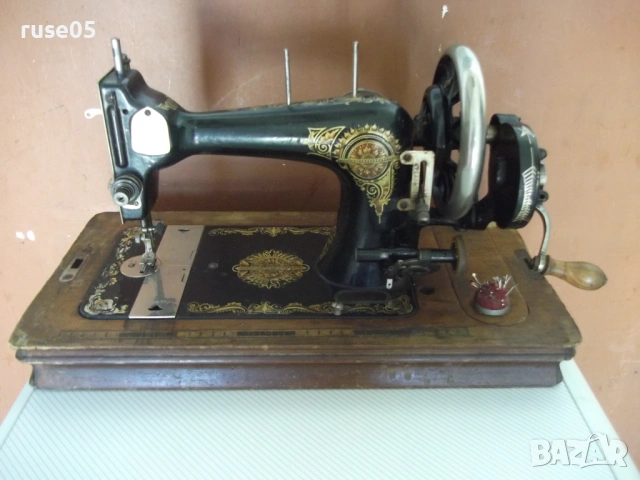 Шевна машина "Helvetia" ръчна стара работеща, снимка 2 - Други ценни предмети - 54314153