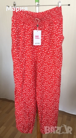 С размер Нов Дамски Панталон Monki с етикети Червен Бял Флорален на Цветя, снимка 2 - Панталони - 51823547