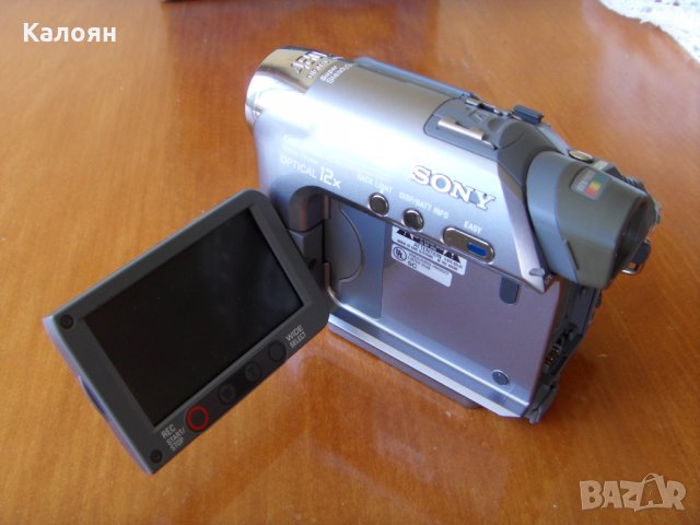 Видеокамера Sony DCR-HC42 NTSC пълен комплект, снимка 4 - Камери - 33880394