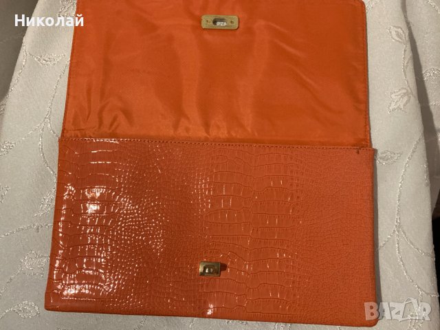 Дамска чанта H&M оранжева / Чанта клъч H&M/ оранжева чантичка H&M, еко кожа, златиста закопчалка, снимка 4 - Чанти - 38899896