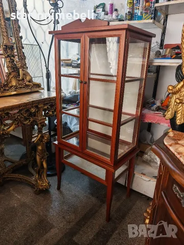 Елегантна стъклена витринка , снимка 7 - Витрини - 56346200