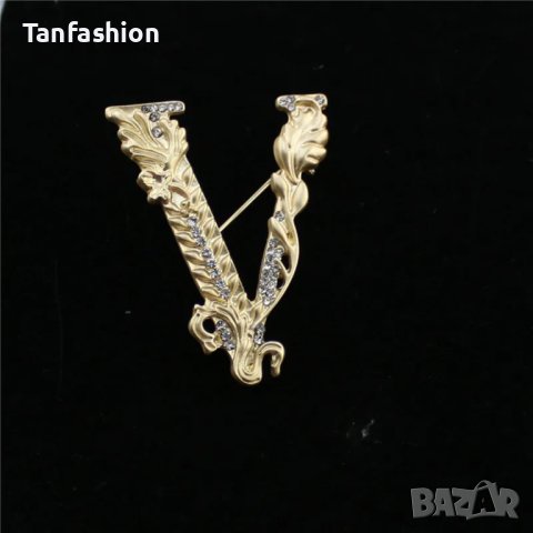 луксозна брошка на Valentino, снимка 1