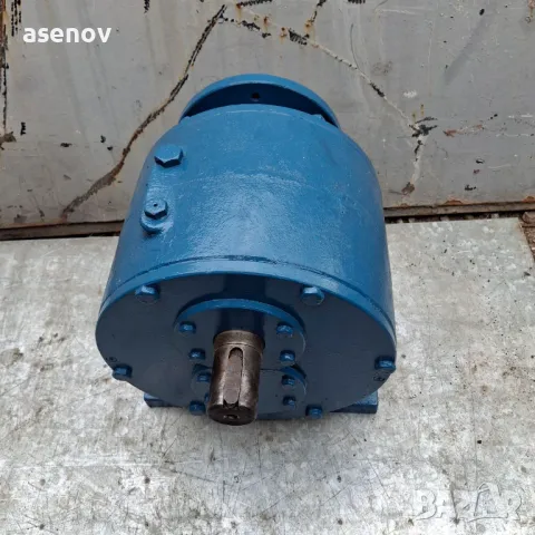 редуктор 1/10, снимка 3 - Електродвигатели - 50365606