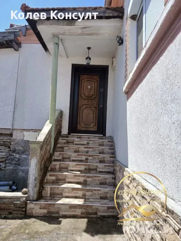 двуетажна къща село Капитан Андреево, снимка 11 - Къщи - 55736036