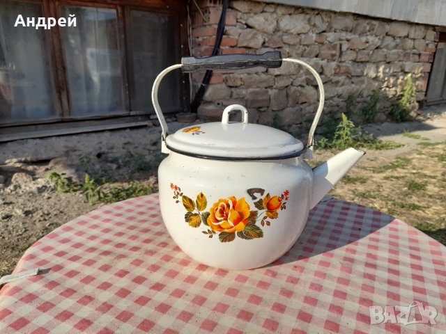 Стар емайлиран чайник #16
