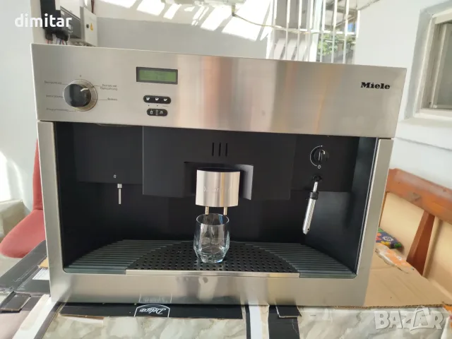 Кафе машина MIELE за вграждане 