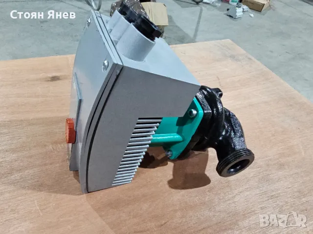 Циркулационна помпа Wilo Stratos 25/1-10