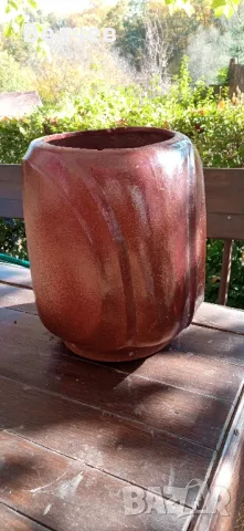 Голяма керамична саксия ,кашпа