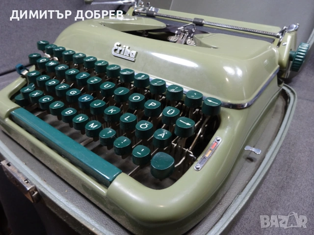 СТАРА РЕТРО DDR ПОРТАТИВНА ПИШЕЩА МАШИНА ERIKA MODEL 10, снимка 4 - Антикварни и старинни предмети - 54098431