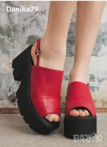 Дамски сандали