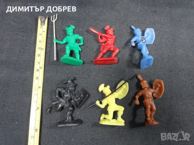 ЛОТ ОТ 6 СТАРИ РЕТРО СОЦ ПЛАСТМАСОВИ ИГРАЧКИ ФИГУРКИ ГЛАДИАТОРИ , снимка 3 - Колекции - 53009747