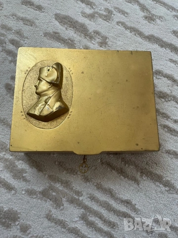 Старинна кутия с лик на Наполеон Бонапарт