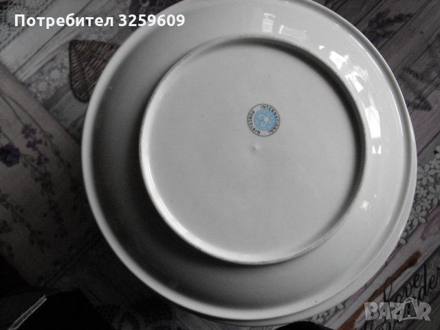 Сервиз за хранене от масивен порцелан., снимка 3 - Сервизи - 35216512